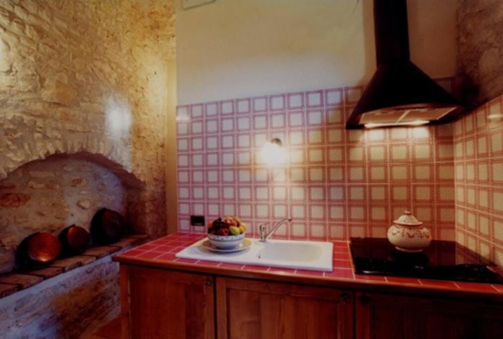 All Stone Horse Stable Converted To Elegant Apartment - Baltimora Spoleto Exterior foto